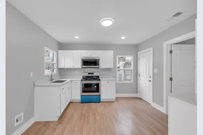 812 E Robert Street, Fort Worth, TX 76104 - Photo 10