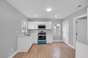 812 E Robert St, Fort Worth, TX 76104 - Photo 10