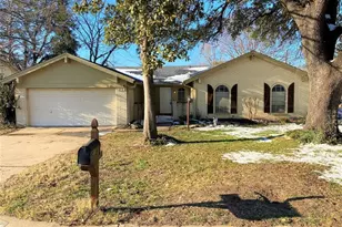 7312 Marlborough Dr W, Fort Worth, TX 76134 - Photo 1