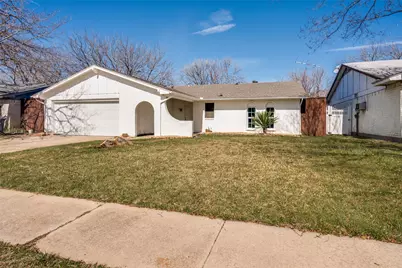 2403 Vassar Court, Arlington, TX 76015 - Photo 2