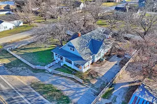 403 W Franklin St, Alvord, TX 76225 - Photo 1