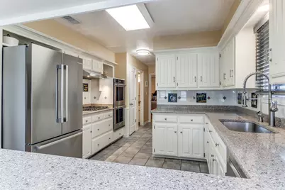 8721 Lacrosse Drive, Dallas, TX 75231 - Photo 16