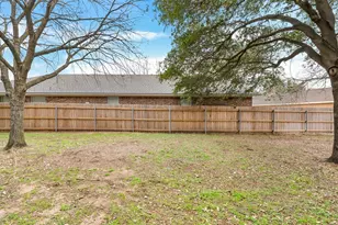 2410 S 2nd St, Waco, TX 76706 - Photo 26