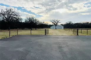 4895 Meadow Breeze Ct, Fort Worth, TX 76140 - Photo 16