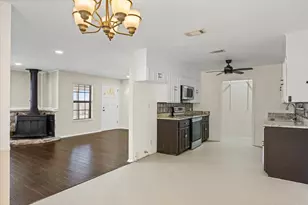 1300 Shannon Dr, Cleburne, TX 76031 - Photo 2