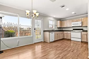 2039 Diamond Ridge Dr, Carrollton, TX 75010 - Photo 14