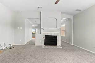 2039 Diamond Ridge Dr, Carrollton, TX 75010 - Photo 4