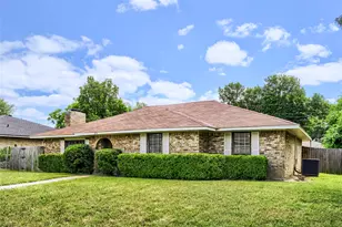 814 Oakbluff Dr, Lancaster, TX 75146 - Photo 2