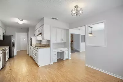 814 Oakbluff Drive, Lancaster, TX 75146 - Photo 18