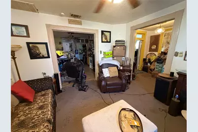 1210 N Robinson Street, Cleburne, TX 76031 - Photo 4