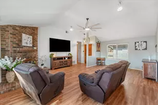 202 Springridge Ln, Euless, TX 76039 - Photo 8