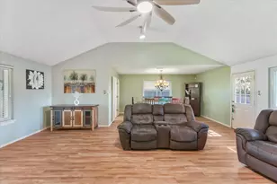 202 Springridge Ln, Euless, TX 76039 - Photo 10