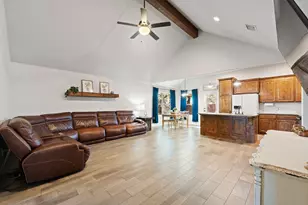 3107 Steepleridge Cir, Granbury, TX 76048 - Photo 6