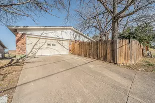 3405 Brook Ln, Grand Prairie, TX 75052 - Photo 26