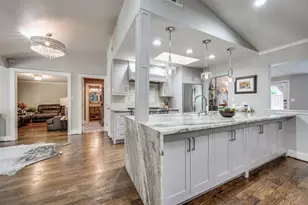 3245 Latham Dr, Dallas, TX 75229 - Photo 10