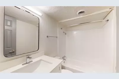 205 E Davis Street #103, Dallas, TX 75203 - Photo 2