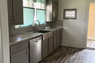 423 E Navasota St, Groesbeck, TX 76642 - Photo 10