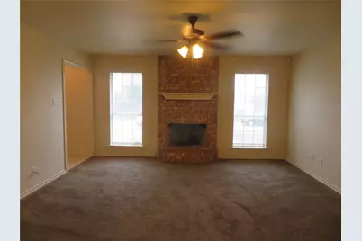 713 Inglewood Trail, DeSoto, TX 75115 - Photo 2