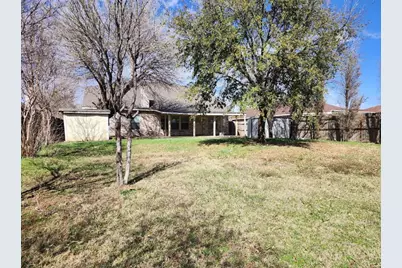 2115 Dove, Grand Prairie, TX 75052 - Photo 14