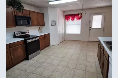 2115 Dove, Grand Prairie, TX 75052 - Photo 6