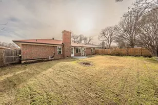 1921 Guinevere St, Arlington, TX 76014 - Photo 38