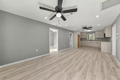 108 E 9th Street, Valley Mills, TX 76689 - Photo 8