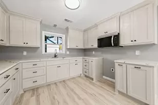 108 E 9th St, Valley Mills, TX 76689 - Photo 6