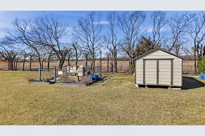 670 Welch School Road, Collinsville, TX 76233 - Photo 22