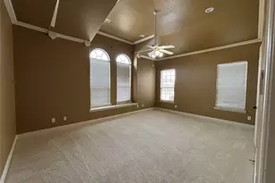 834 San Clemente, Irving, TX 75039 - Photo 2