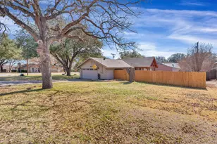 6325 Circo Dr, Granbury, TX 76049 - Photo 6