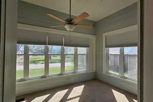 300 S Oak St, Lorena, TX 76655 - Photo 8
