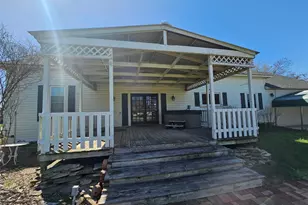 300 S Oak St, Lorena, TX 76655 - Photo 4