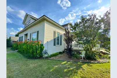 300 S Oak Street, Lorena, TX 76655 - Photo 2
