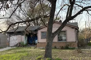 1218 Joly St, Ennis, TX 75119 - Photo 2