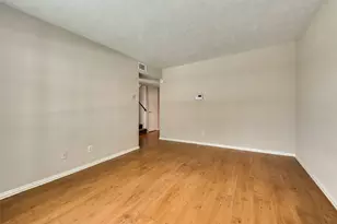 403 Arborview Dr, Garland, TX 75043 - Photo 6