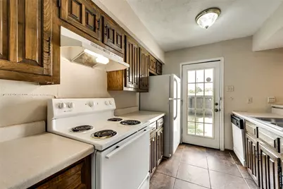 403 Arborview Drive, Garland, TX 75043 - Photo 14