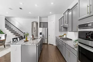 12744 Mercer Pkwy, Farmers Branch, TX 75234 - Photo 8