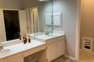 2102 Hunter Pl Ln, Arlington, TX 76006 - Photo 12