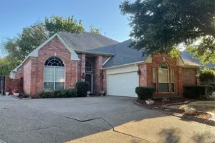 2102 Hunter Pl Ln, Arlington, TX 76006 - Photo 2