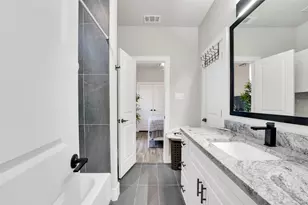 4621 Collins Ave, Dallas, TX 75210 - Photo 16