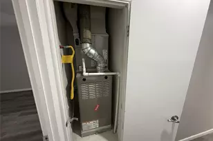 415 W Highland Dr, Whitewright, TX 75491 - Photo 18