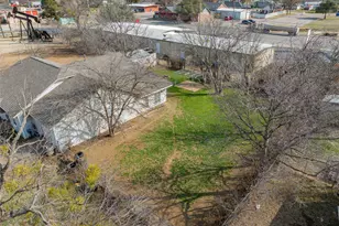 1109 W Elm St, Breckenridge, TX 76424 - Photo 24