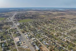 1109 W Elm St, Breckenridge, TX 76424 - Photo 32