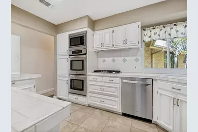 108 Wellesley Drive, Irving, TX 75062 - Photo 14