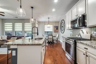 1011 Brook Hollow Dr, Euless, TX 76039 - Photo 10