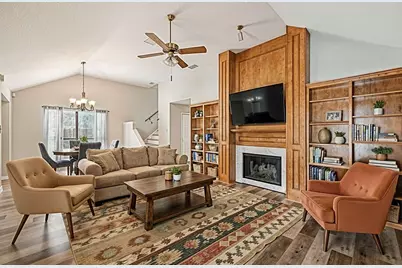 758 Red Oak Drive, Lewisville, TX 75067 - Photo 2