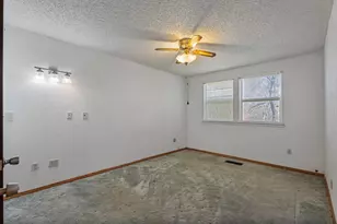 1303 W Seneca Ct, Granbury, TX 76048 - Photo 14