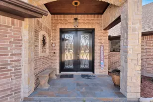 5014 Largo Dr, Granbury, TX 76049 - Photo 2