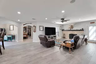 5014 Largo Dr, Granbury, TX 76049 - Photo 6