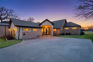 5014 Largo Dr, Granbury, TX 76049 - Photo 1
